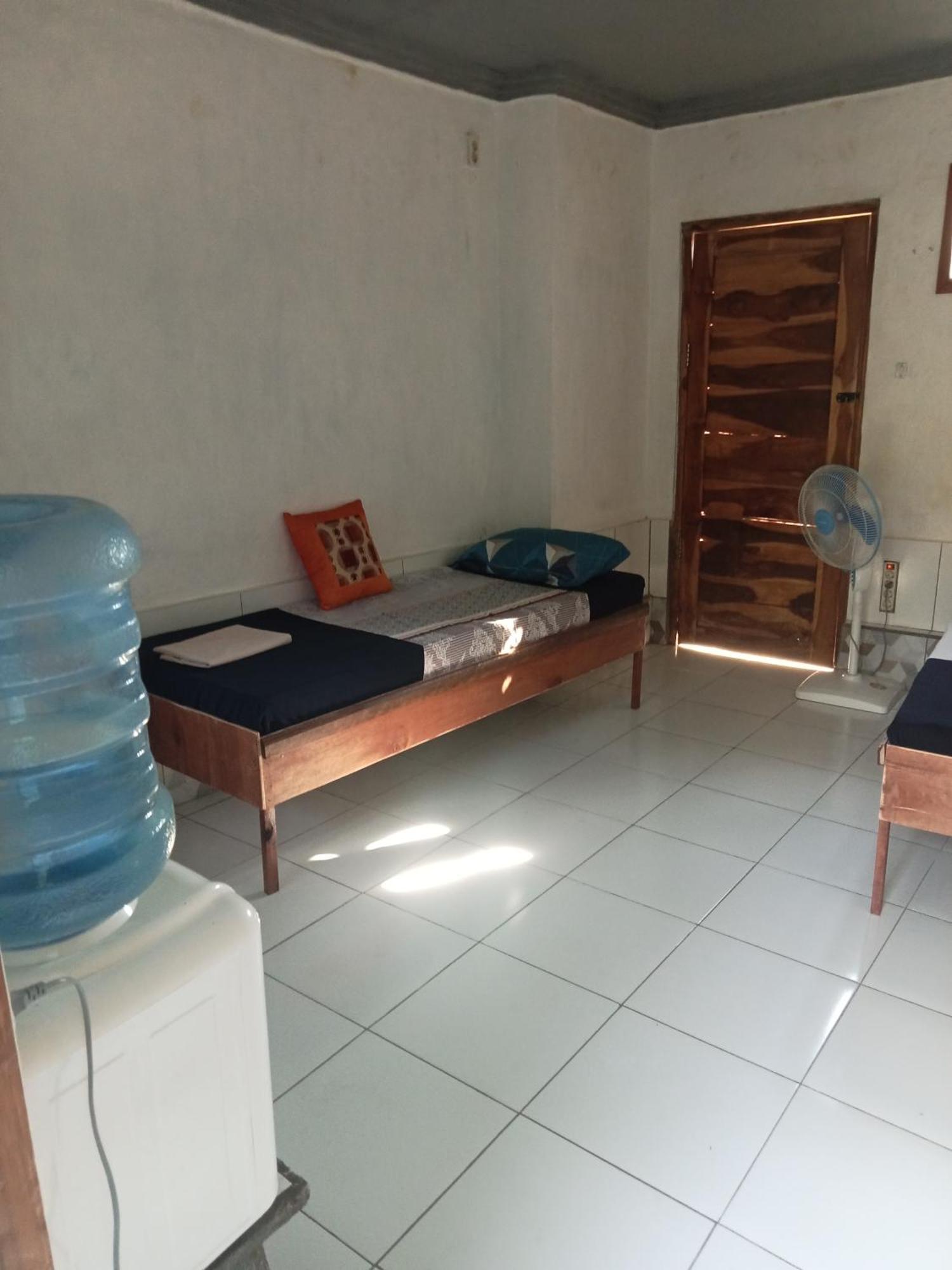 Atb Hostel ロヴィーナ エクステリア 写真
