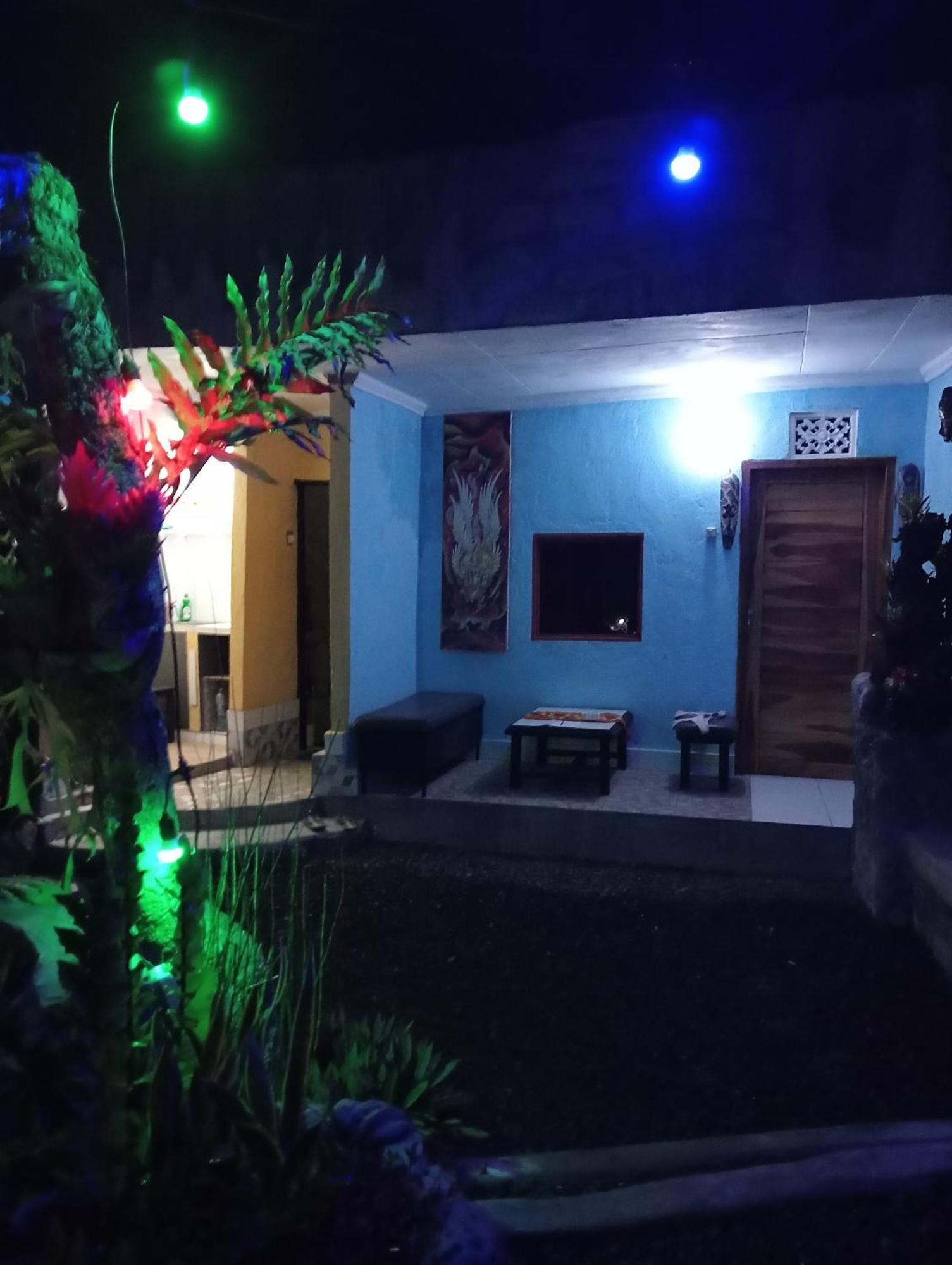 Atb Hostel ロヴィーナ エクステリア 写真
