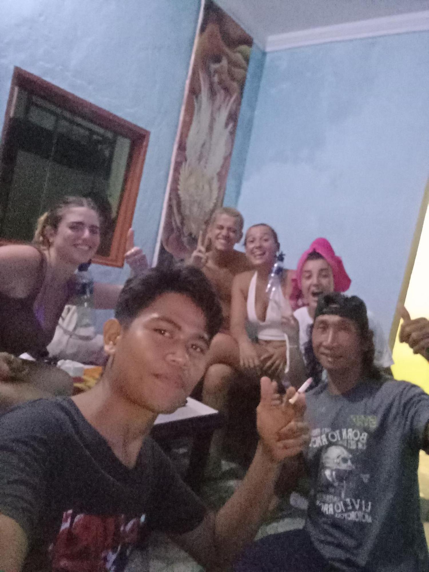 Atb Hostel ロヴィーナ エクステリア 写真